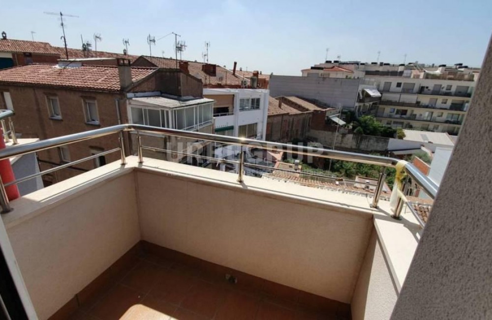 DUPLEX DE 4 HAB. CON TERRAZA DE 20M2 CON PARKING Y TRASTERO EN SIGLO XX