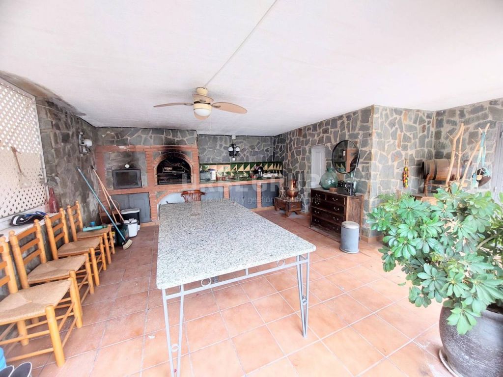 GRAN TORRE EN ABRERA CON 4 HABITACIONES Y GRAN PISCINA