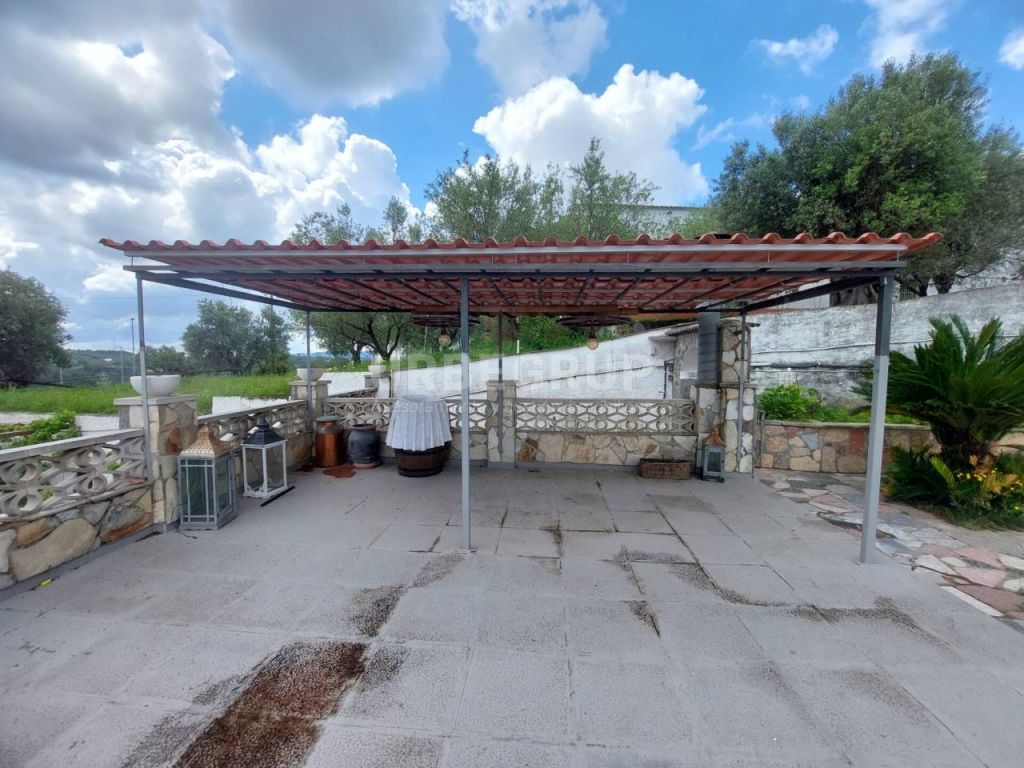 GRAN TORRE EN ABRERA CON 4 HABITACIONES Y GRAN PISCINA