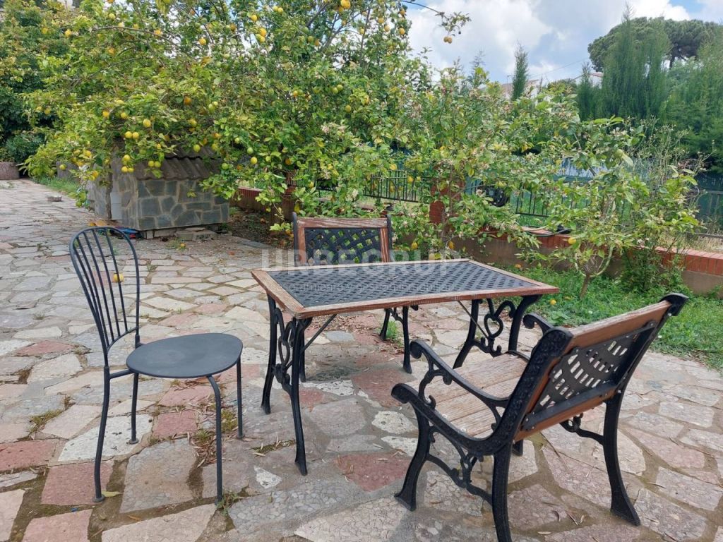 GRAN TORRE EN ABRERA CON 4 HABITACIONES Y GRAN PISCINA