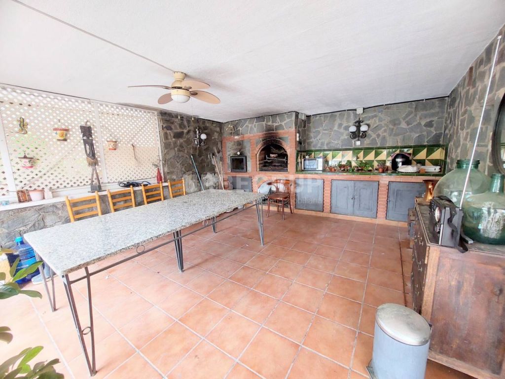 GRAN TORRE EN ABRERA CON 4 HABITACIONES Y GRAN PISCINA