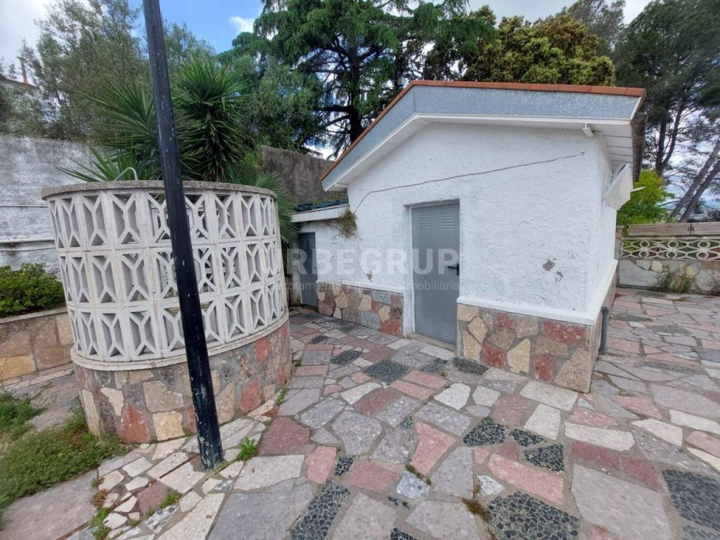 GRAN TORRE EN ABRERA CON 4 HABITACIONES Y GRAN PISCINA