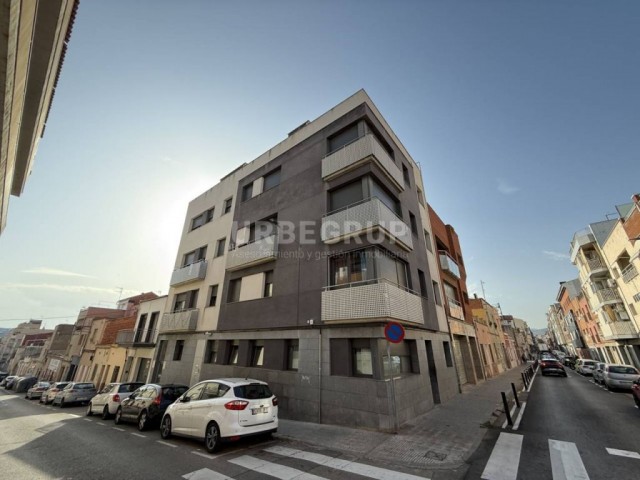 DUPLEX INVERTIDO DE  2 HABITACIONES CON TERRAZA EN CAN PALET