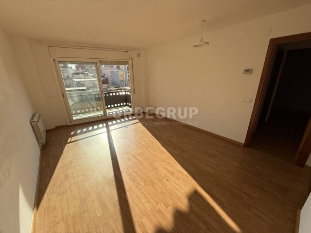 PISO DE 2 HABITACIONES CON PARKING Y TRASTERO EN ZONA OLIMPICA
