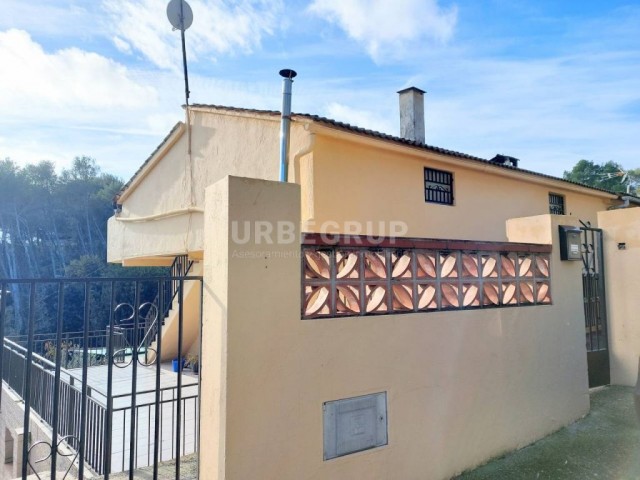 TORRE EN RUBI,4 HABITACIONES,GARAJE ,POSIBILIDAD DE DOS VIVIENDAS