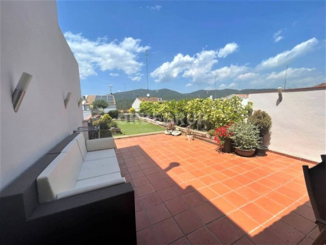 Casa aparellada en venda en Viladecavalls