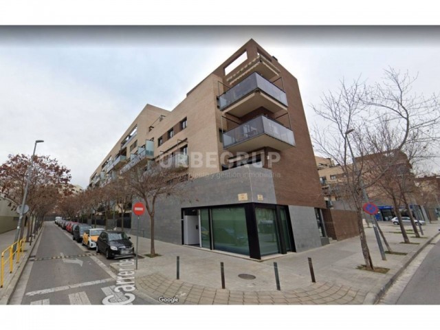 LOCAL DE 260 M2 EN ZONA RESIDENCIAL Y COMERCIAL