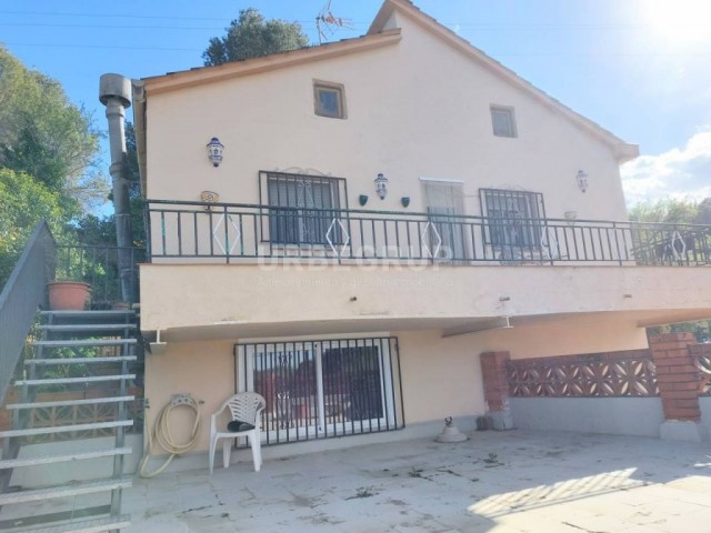 TORRE ACOLLIDORA I FUNCIONAL REFORMADA AL VENTAIOL DE VACARISSES.