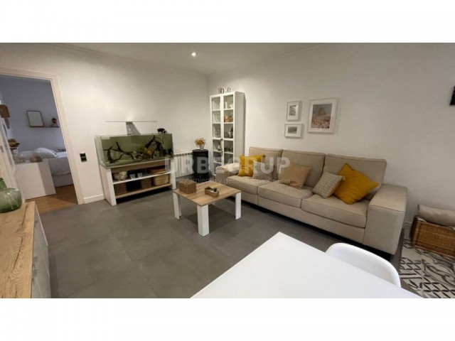 PISO DE 91 M2 3 HABITACIONES DOBLES, CON TERRASA COMPLETAMENTE REFORMADO , AMUEBLADO Y EQUIPADO