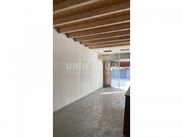 GRAN OCASIÓN. CASA EN PLANTA BAJA CON PATIO Y TERRAZA PARA REHABILITAR JUNTO A LA RAMBLA. 