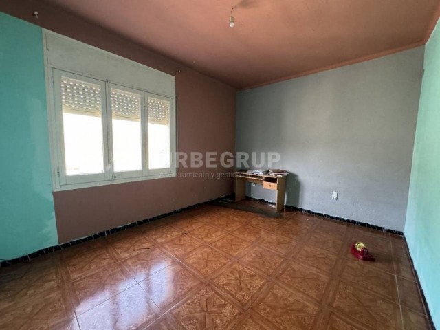 PISO DE 3 HABITACIONES PARA REFORMAR EN LA COGULLADA