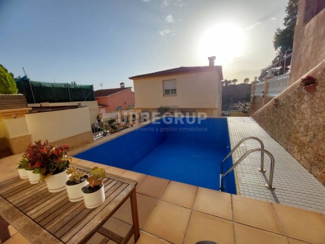 TORRE EN ABRERA CON 4 HABITACIONES,PISCINA