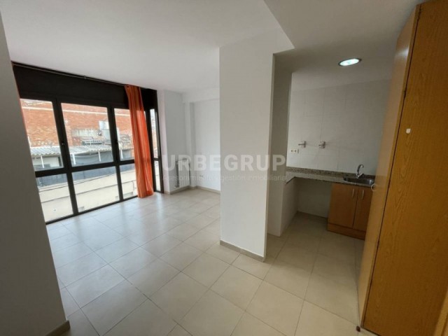 PISO DE 2 HABITACIONES CON PARKING Y TRASTERO EN SANT PERE NORD