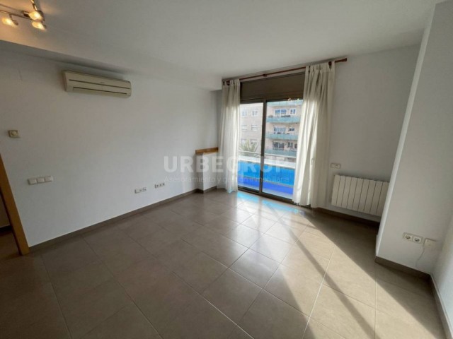 PISO DE 2 HABITACIONES EN AVDA. JAIME I DE TERRASSA
