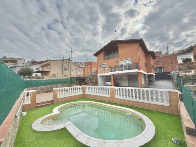 Casa en venda en Les Martines-Can Palet de Vista Alegre(08224)