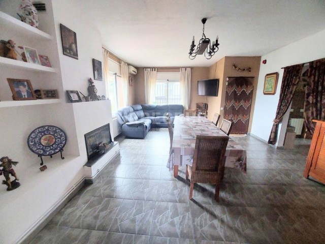 TORRE REFORMADA EN CASTELLNOU CON POSIBILIDAD DE DOS VIVIENDAS, 5 HABITACIONES