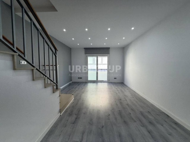 CASA SEMINUEVA EN CAN AURELL, 3 HABITACIONES Y GRAN GARAJE