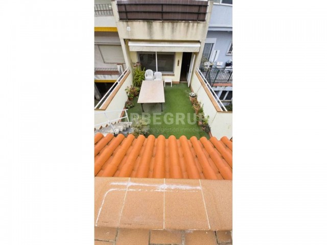 SANT PERE  FANTASTICO PISO TIPO CASA CON GARAJE Y TERRAZA