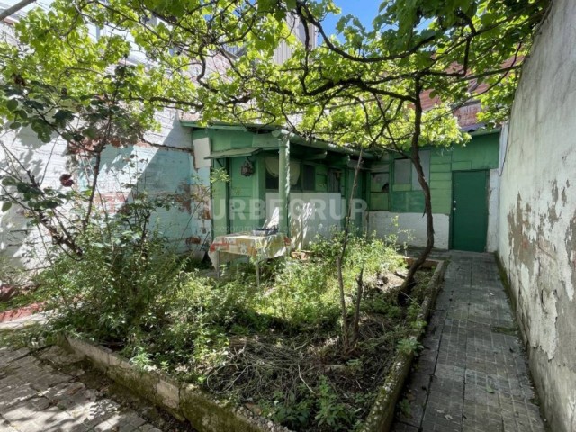 CASA INDEPENDIENTE EN UNA SOLA PLANTA DE 3 HABITACIONES CON PATIO REFORMADA