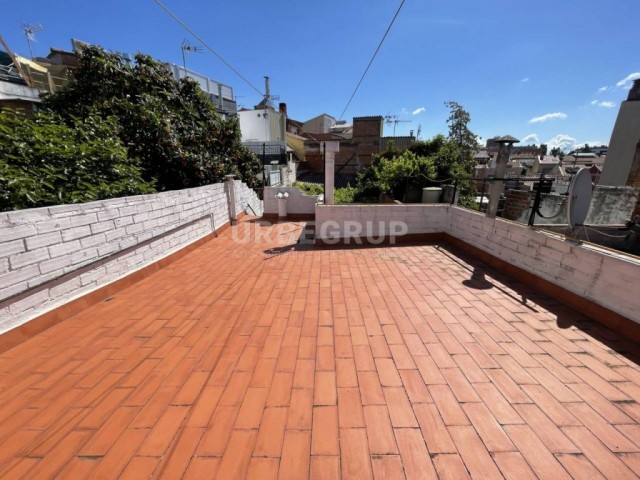 CASA INDEPENDIENTE EN UNA SOLA PLANTA DE 3 HABITACIONES CON PATIO REFORMADA