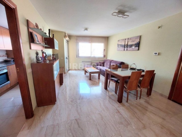PISO EN CAN AURELL, IMPECABLE ESTADO Y MUY ACOGEDOR