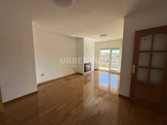  PISO CAN AUREL , 4 HABITACIONES, 2 TRASTEROS Y PARKING INCLUIDO