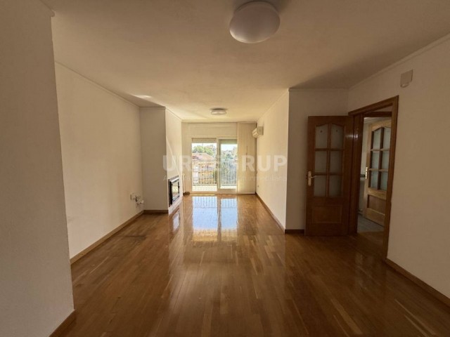 GRAN PISO EN CAN AURELL JUNTO PARQUE SANT JORDI, 4 HABITACIONES