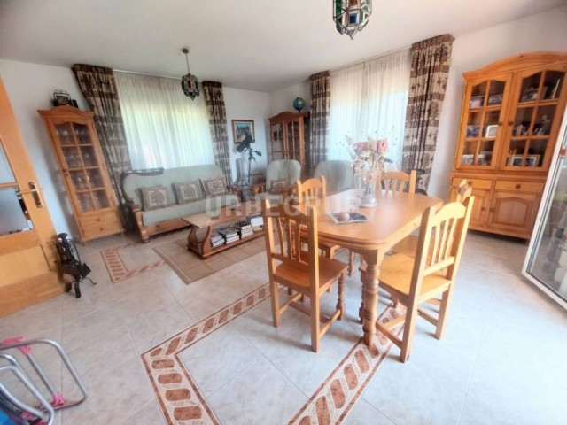 TORRE EN ESPARRAGUERA, CAN VINYALS. PERFECTO ESTADO