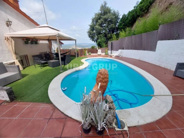 TORRE CON PISCINA EN ABRERA, 4 HABITACIONES DOBLES