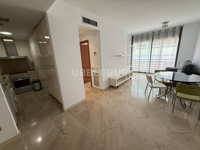 PISO SEMINUEVO DE 1 HABITACION EN VALLPARADIS