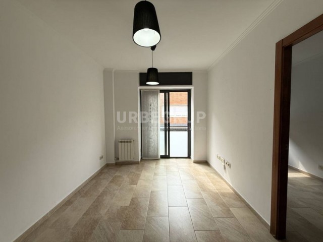 PISO SEMI-NUEVO EN TERRASSA 