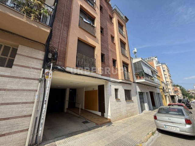 PLANTA BAJA DE 2 HABITACIONES EQUIPADA CON TODOS LOS MUEBLES Y ELECTRODOMESTICOS CON PATIO