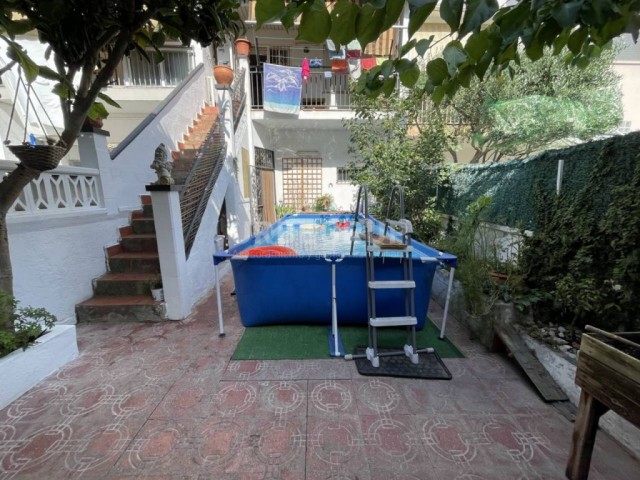 RUB;Í ZONA CAN FATJÓ. CASA DE 3 PLANTAS,  4 HABITACIONES CON GARAJE  Y PATIO. 