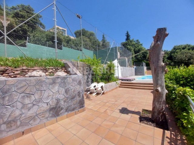 TORRE EN MATADEPERA, 4 HABITACIONES ,PISCINA Y GRAN FRONTÓN
