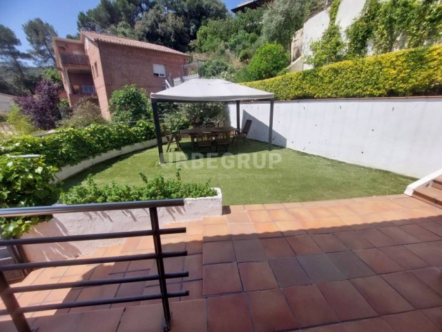 TORRE EN MATADEPERA-LES PEDRITXES, 4 HABITACIONES, PISCINA Y GRAN FRONTÓN