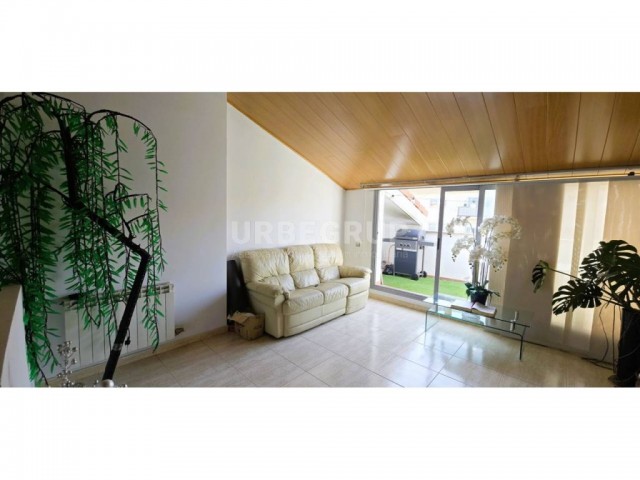 FANTÁSTICO ATICO DUPLEX SEMINUEVO EN CAN ROCA II, PRECIOSO