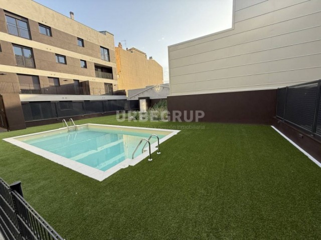 MAGNIFICA PLANTA BAJA DE DOS HABITACIONES CON PARKING Y TRASTERO EN SANT PERE 