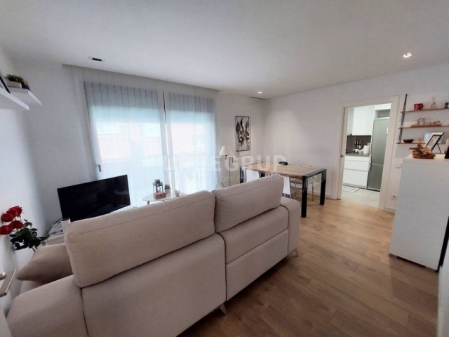PISOEN CENTRO JUNTO A RAMBLA, 3 HABITACIONES Y PK INCLUIDO.REESTRENO