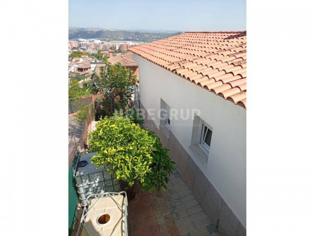 ATENCION!!! Casa en venta en La Colonia del Palau