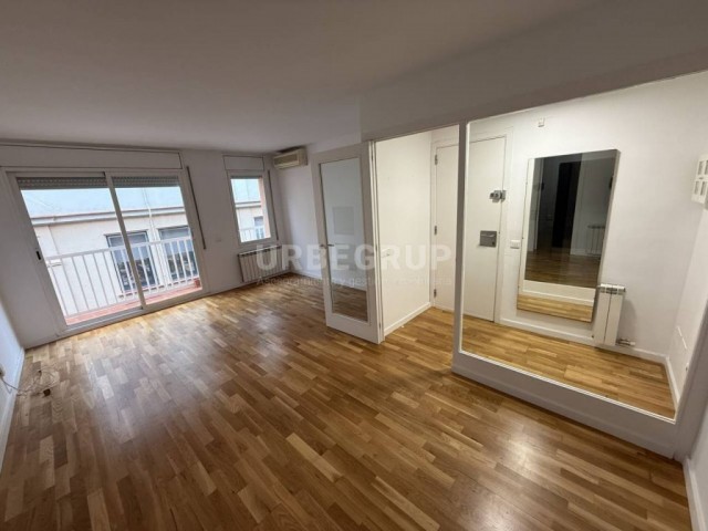 PISO DE 3 HABITACIONES CON ELECTRODOMESTICOS EN EL CENTRO DE TERRASSA