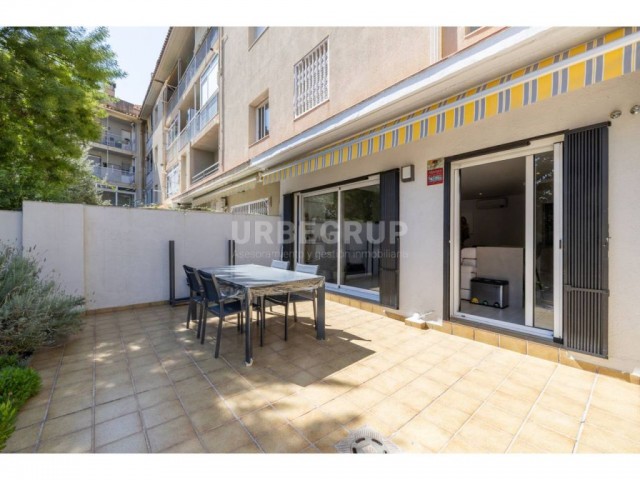 PISO CON GRAN JARDIN EN VALLPARADIS