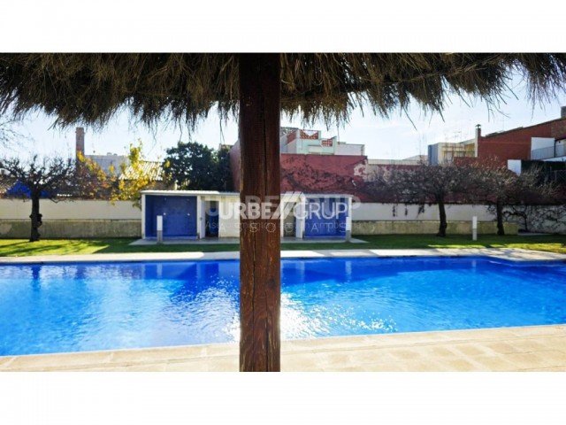 FANTASTICO PISO EN SEGLE XX  (PISCINA COMUNITARIA)