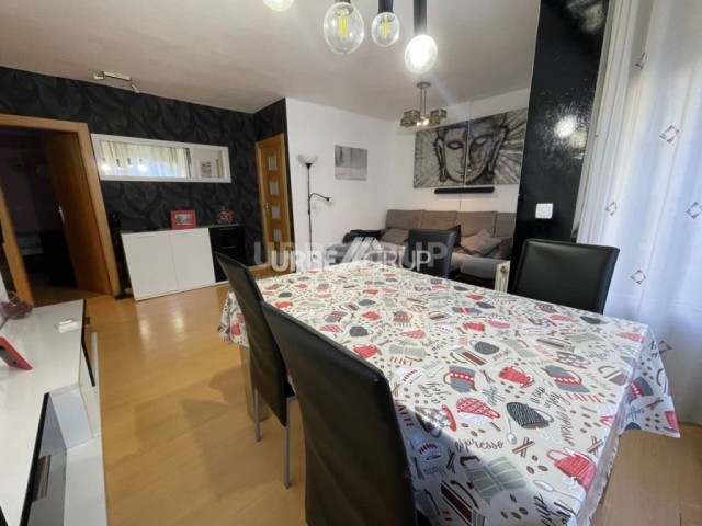 PISO DE 85 M2 Y 3 HABITACIONES, CON  BALCÓN,  REFORMADO; JUNTO A DOCTOR MORAGAS.  