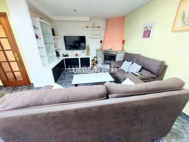 CASA REFORMADA EN VACARISSES, PARA DOS FAMILIAS