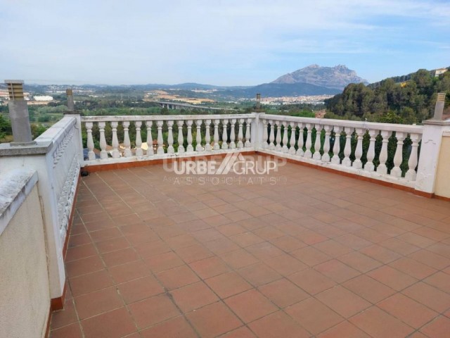 TORRE MUY ACOGEDORA Y FUNCIONAL EN ABRERA