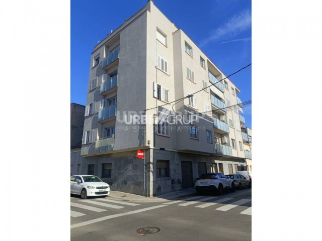 PISO EN VENTA DE 3 DORMITORIOS EN GRACIA DE SABADELL