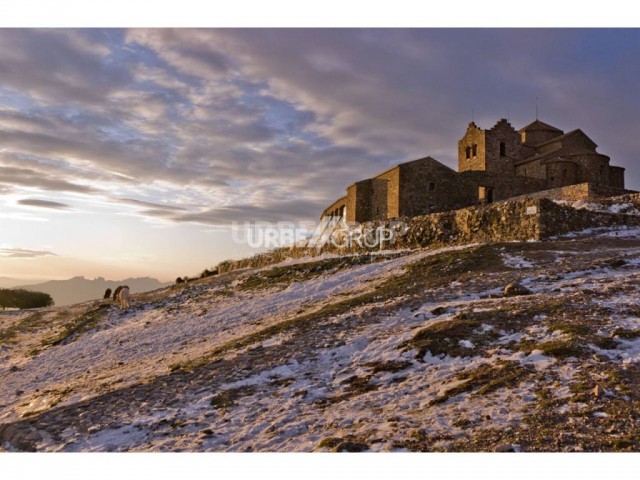 CASA CON DOS VIVIENDAS EN MATADEPERA 