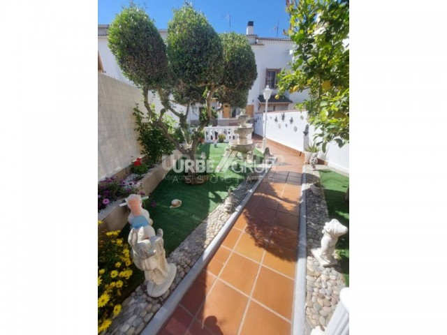 CASA PAREADA EN OLESA DE MONTSERRAT , ZONA PUEBLO SECO-DAINA, PERFECTO ESTADO