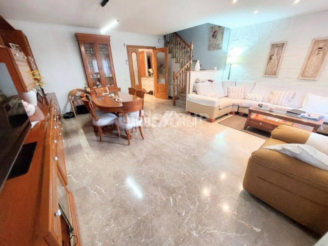 CASA  UNIFAMILIAR EN ZONA OLÍMPICA 5 HABITACIONES MAS ESTUDIO