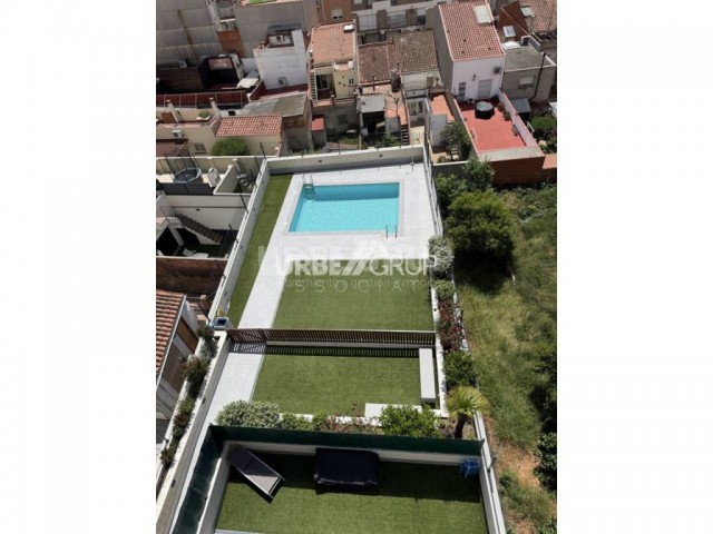 PISO NUEVO A ESTRENAR DE 3 HABITACIONES CON PISCINA EN ABAT MARCET